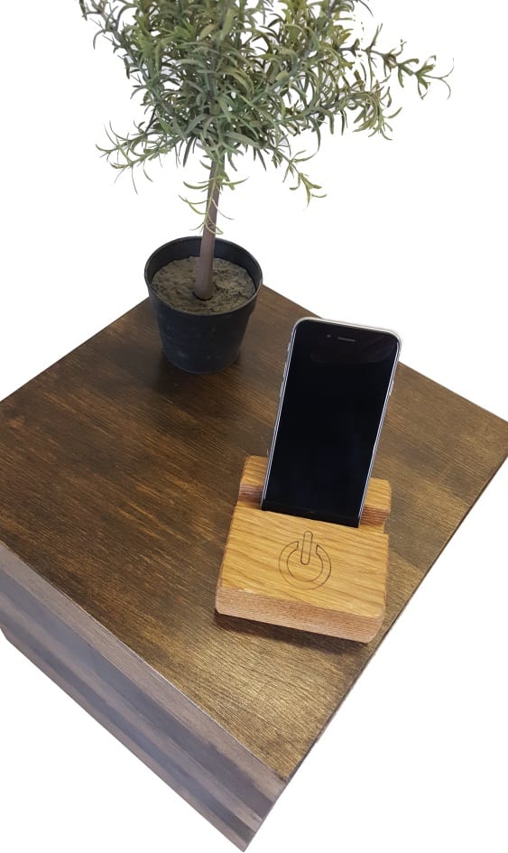 oak mobile phone holder in use