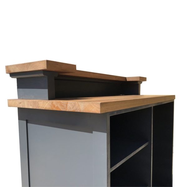 the rodborough mobile bar 1300x650x1300 front right corner the rodborough mobile bar 1300x650x1300 front right corner