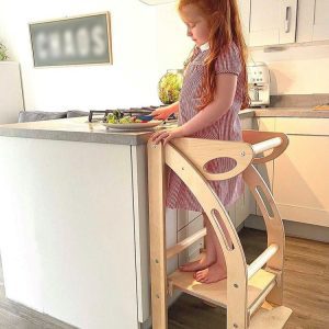 Foldable kitchen helper in situ