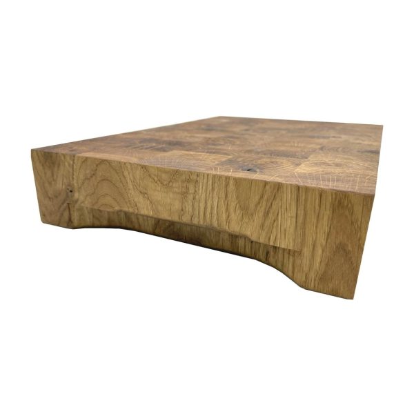 Andoversford Large End Grain Oak Chopping Board 300x200x50 finger lift detail Andoversford Large End Grain Oak Chopping Board 300x200x50 finger lift detail
